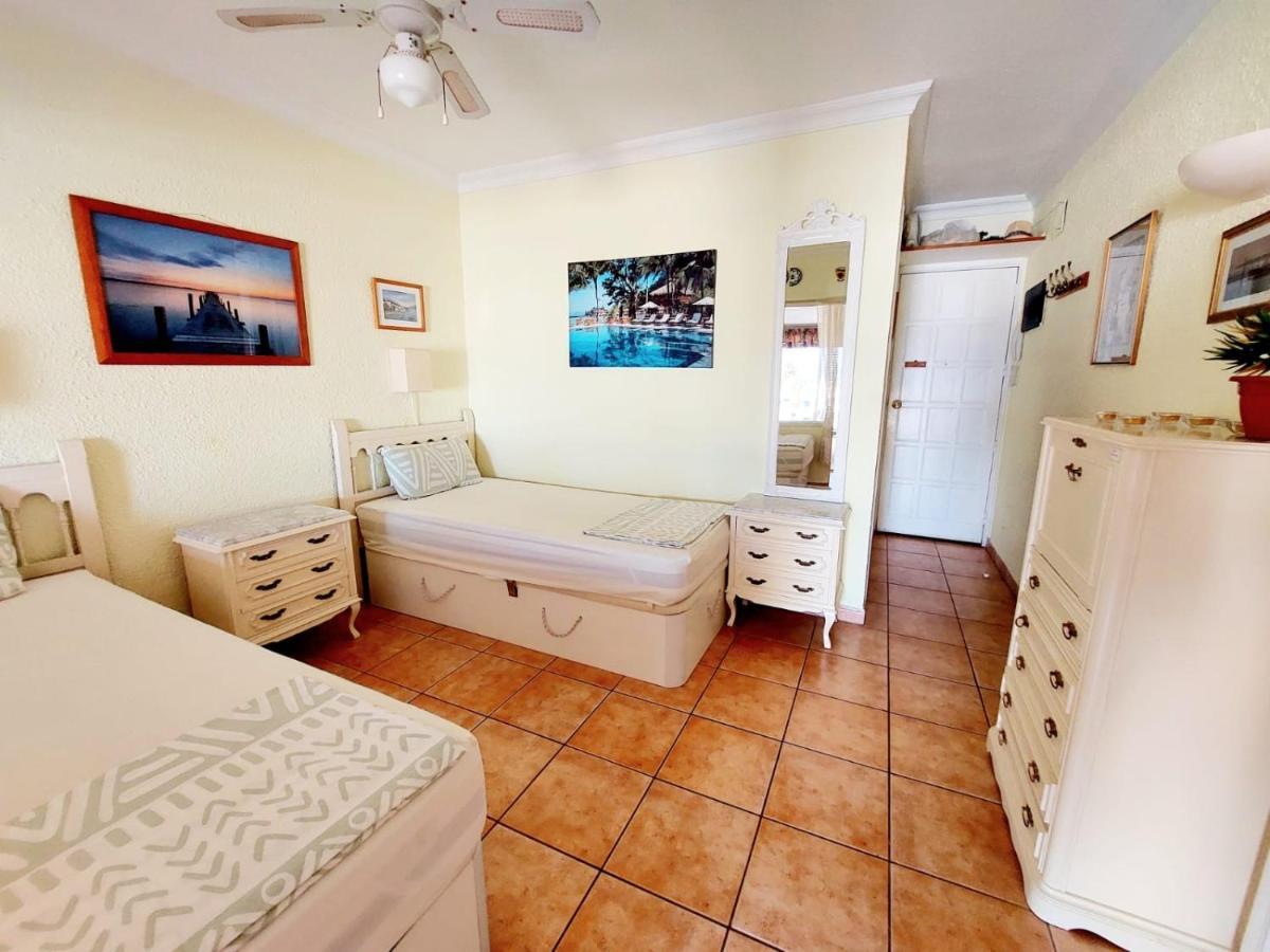 First Line Villa Floor Studio Apartment With Amazing Sea View Air Conditioned Just 50M From The Beach Costa Adeje  Esterno foto