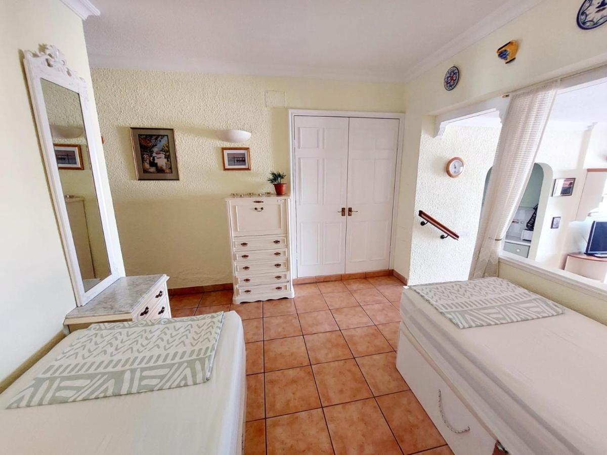 First Line Villa Floor Studio Apartment With Amazing Sea View Air Conditioned Just 50M From The Beach Costa Adeje  Esterno foto
