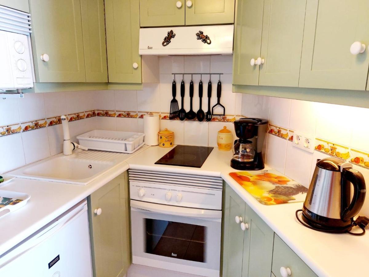 First Line Villa Floor Studio Apartment With Amazing Sea View Air Conditioned Just 50M From The Beach Costa Adeje  Esterno foto