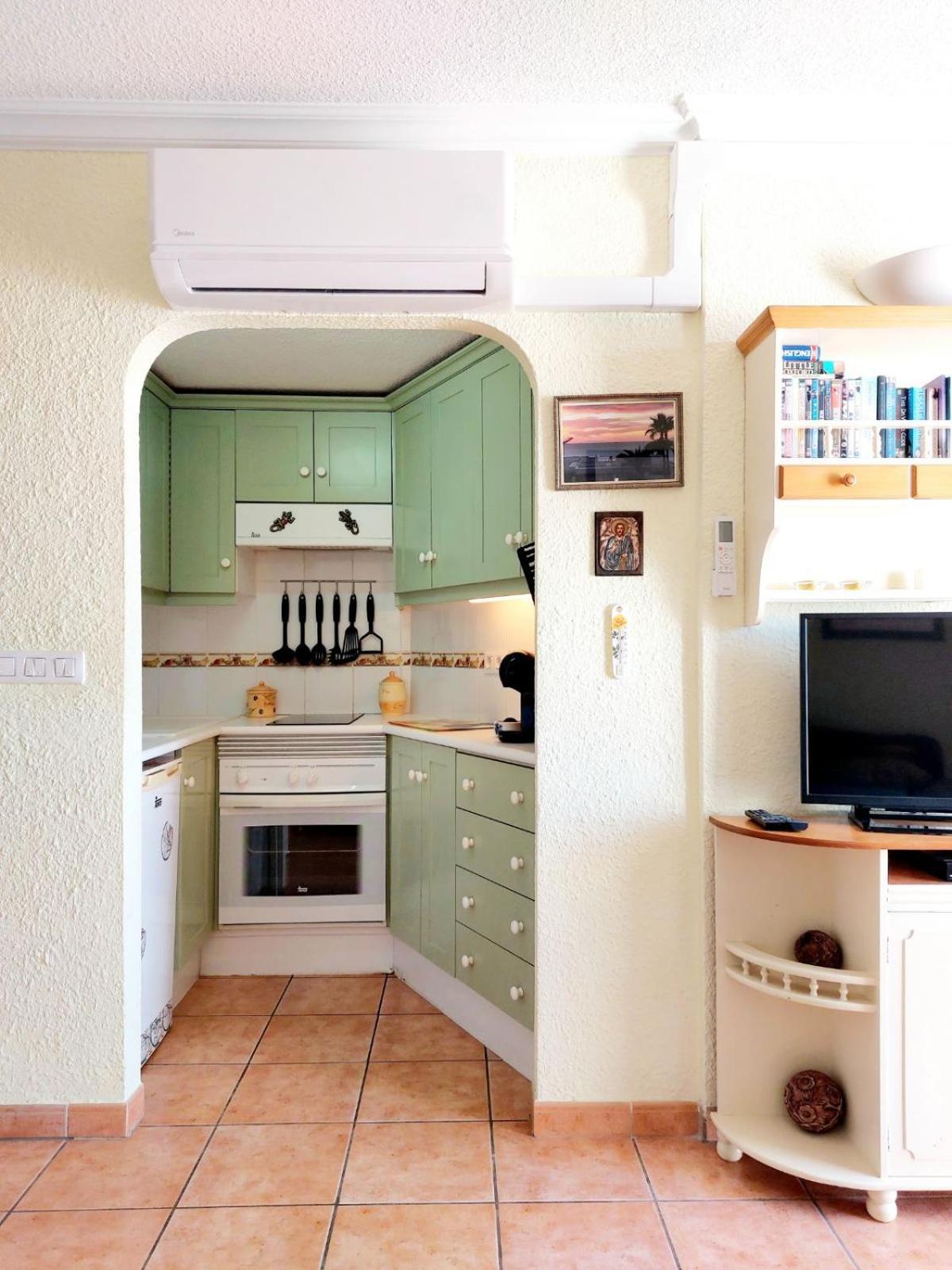 First Line Villa Floor Studio Apartment With Amazing Sea View Air Conditioned Just 50M From The Beach Costa Adeje  Esterno foto